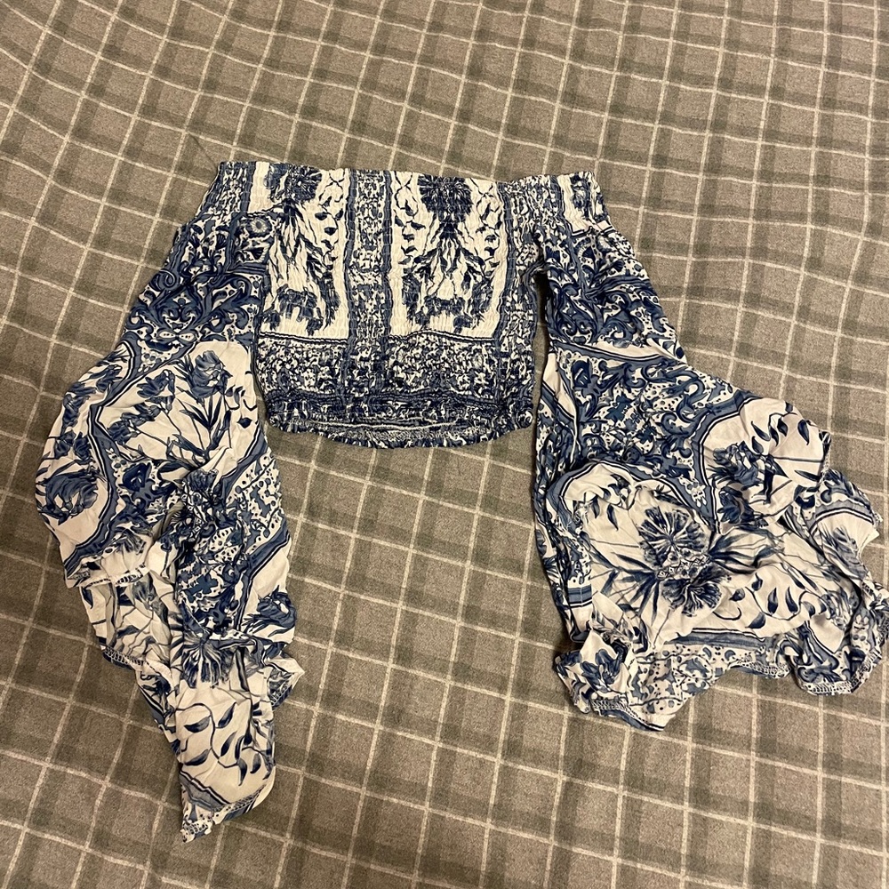 LF flowy sleeve top